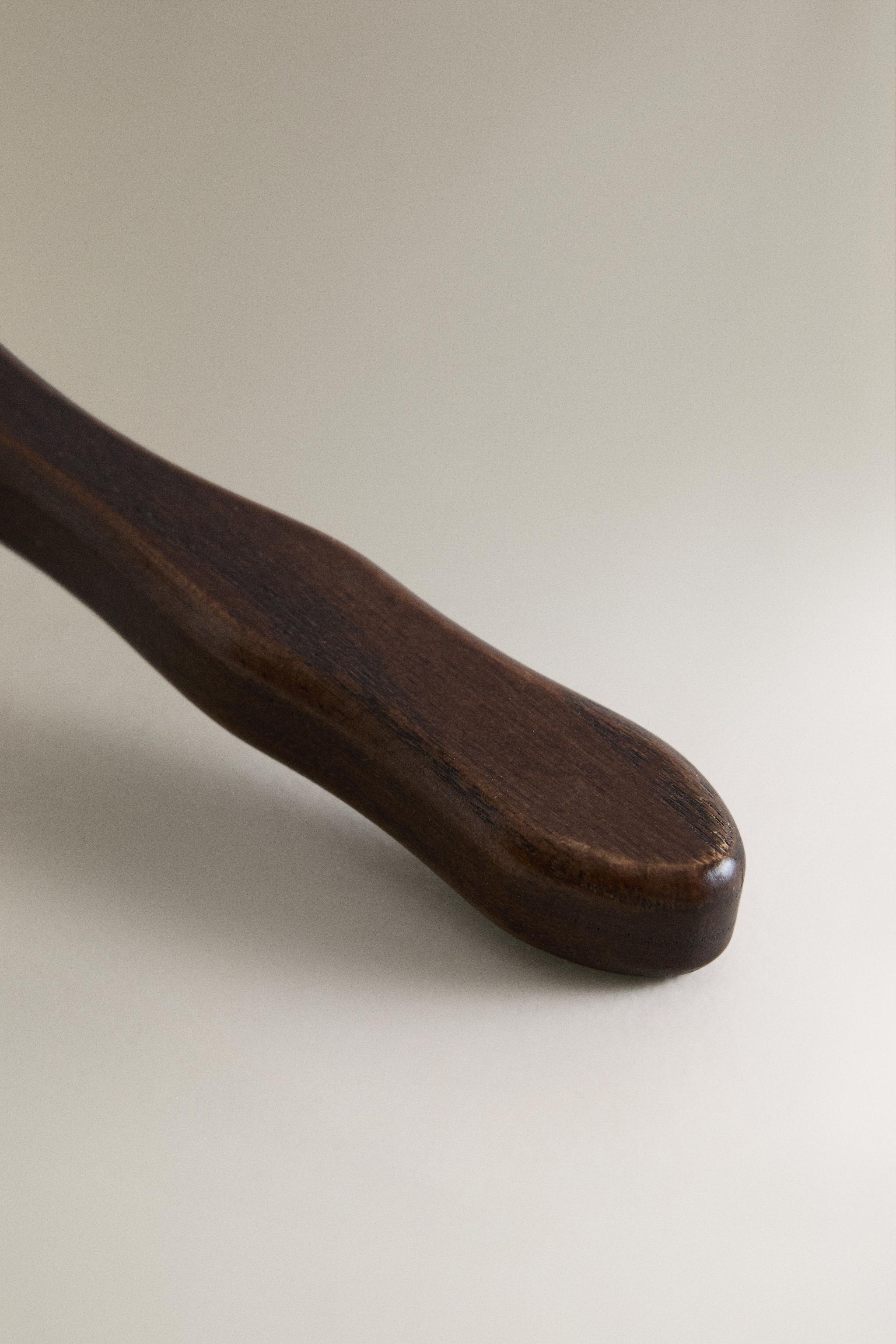 BROSSE APPLICATRICE POUR CHAUSSURES